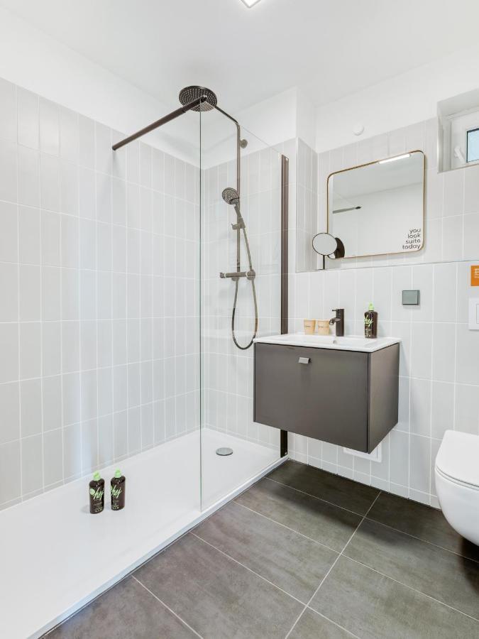 Limehome Wolfsburg Porschestrasse Buitenkant foto