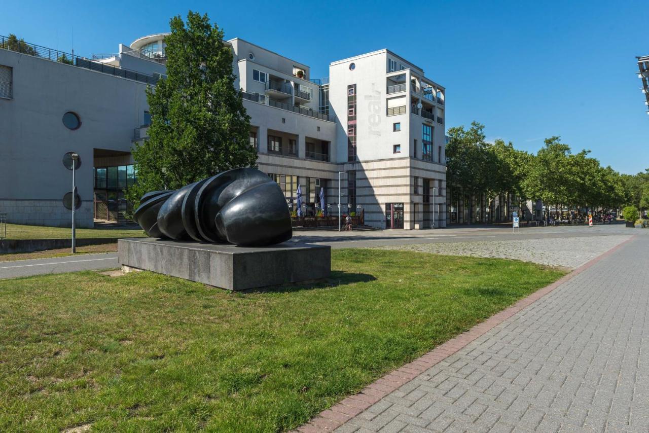 Limehome Wolfsburg Porschestrasse Buitenkant foto